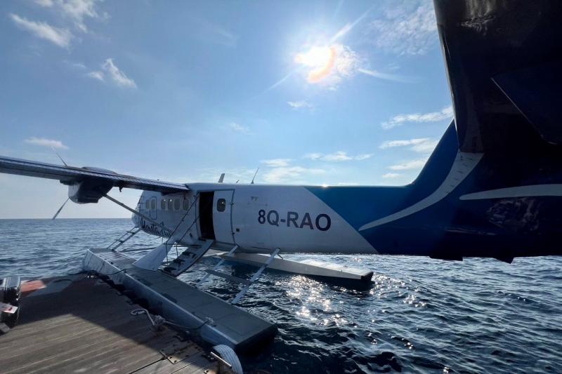 水上飛行機でリゾートまで！