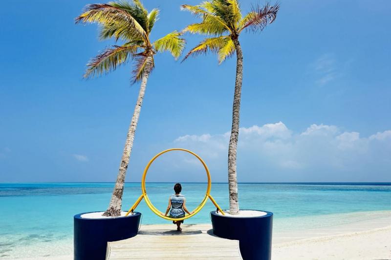 アヴァニ フェアズ モルディブ リゾートにて（映えスポットでのショット）