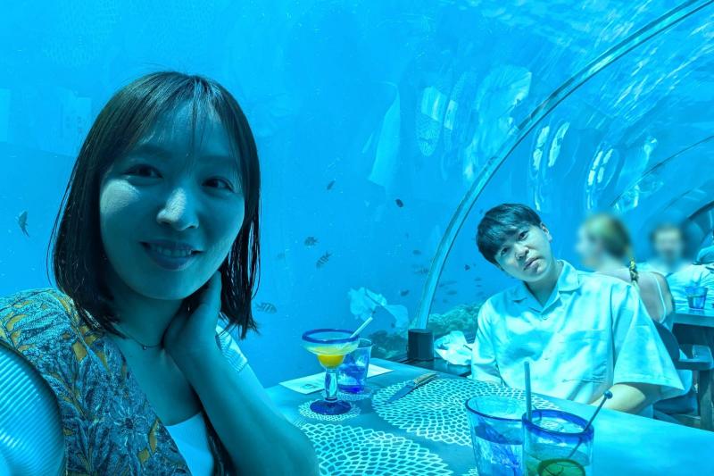 フラワリ アイランド リゾートで、念願の水中レストラン