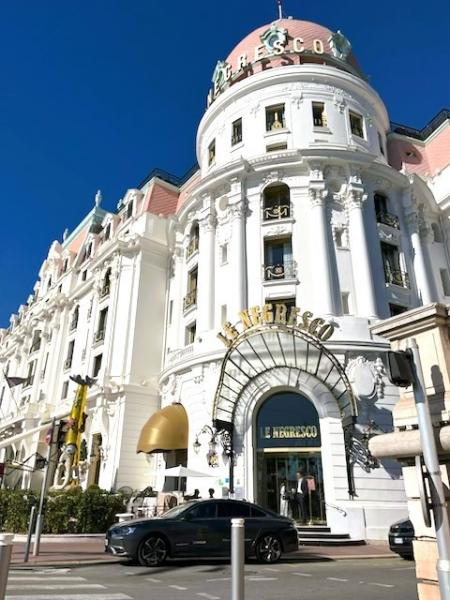 五つ星ホテルのネグレスコ