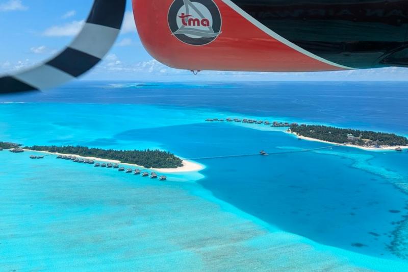 水上飛行機の上空からの眺め