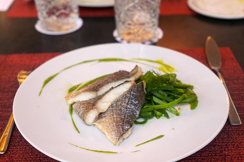 お魚もふわふわ、添えられたインゲンとマッチしていました