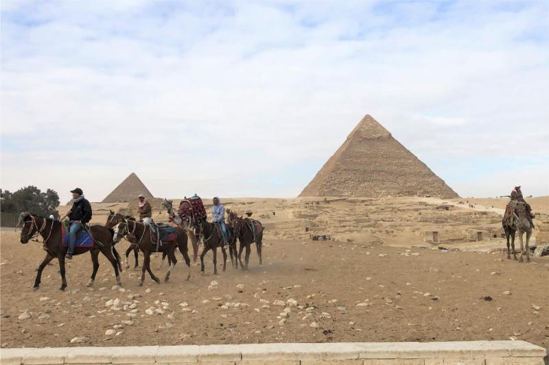 馬とピラミッド…想像していた ザ・エジプト！