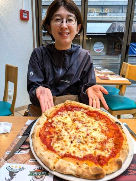 グリンデルワルドでの夕食。おすすめしていただいたピザ屋さんに行きました