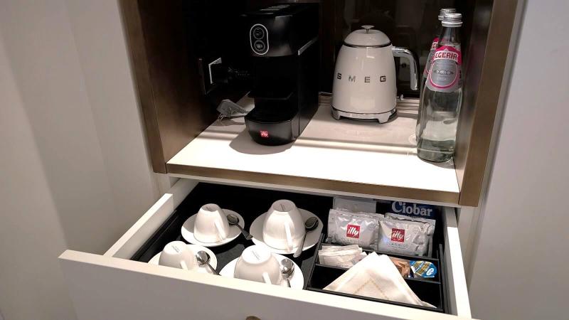ティー、コーヒー類も完備