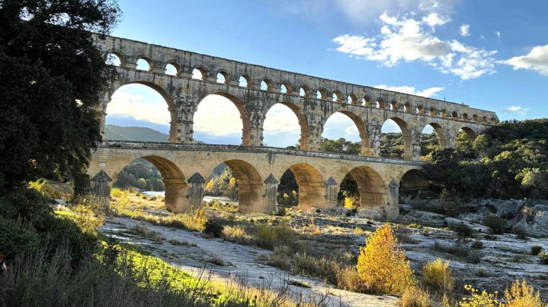 アヴィニョン近郊にある世界遺産ポン デュ ガール（水道橋）