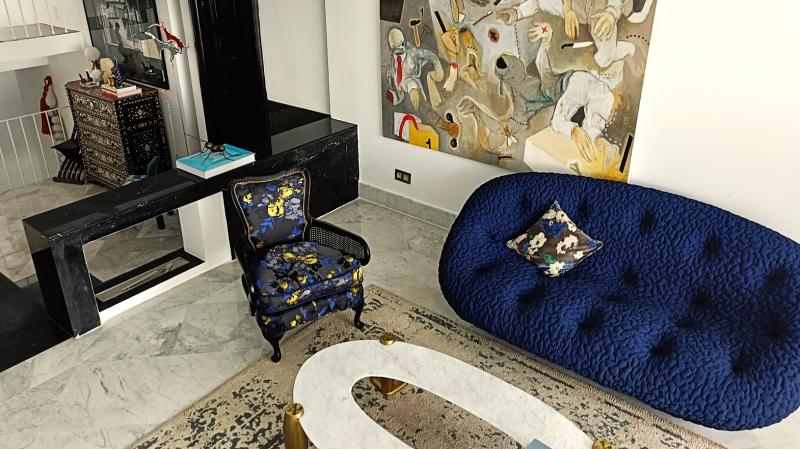 モダンさと伝統のマッチしたフロント