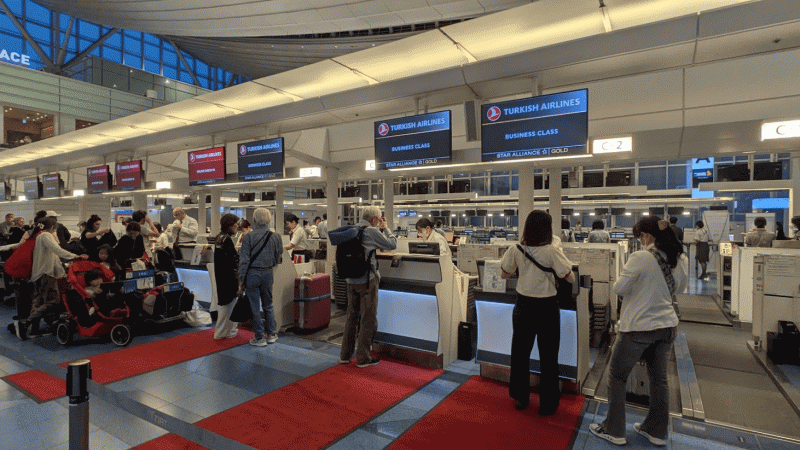 この日は、ビジネスクラス用のカウンターは3つ