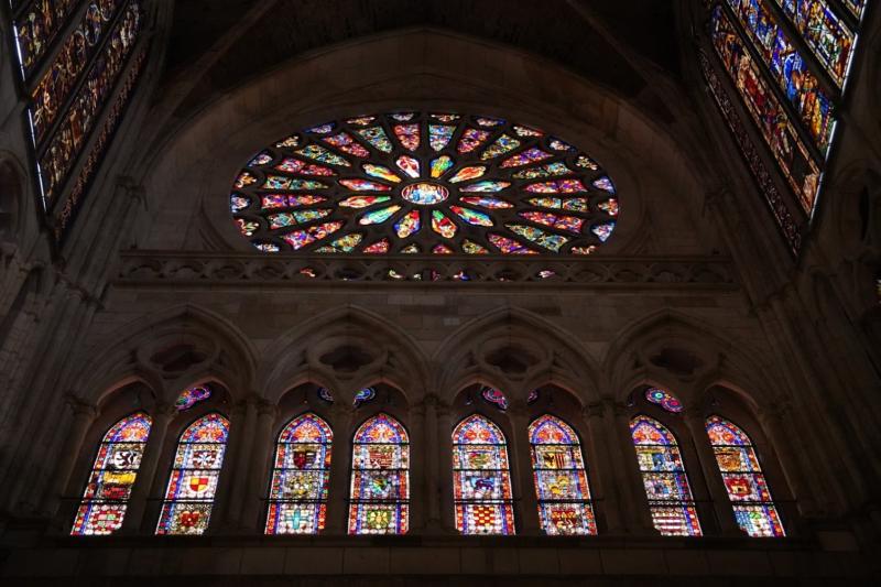 色鮮やかなステンドグラス