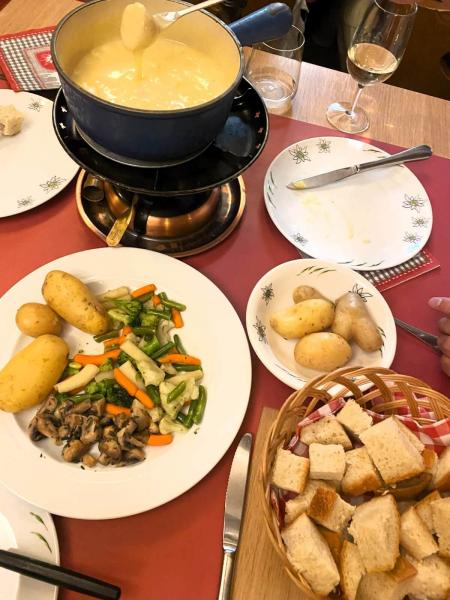 ツェルマットでの食事（チーズフォンデュ）