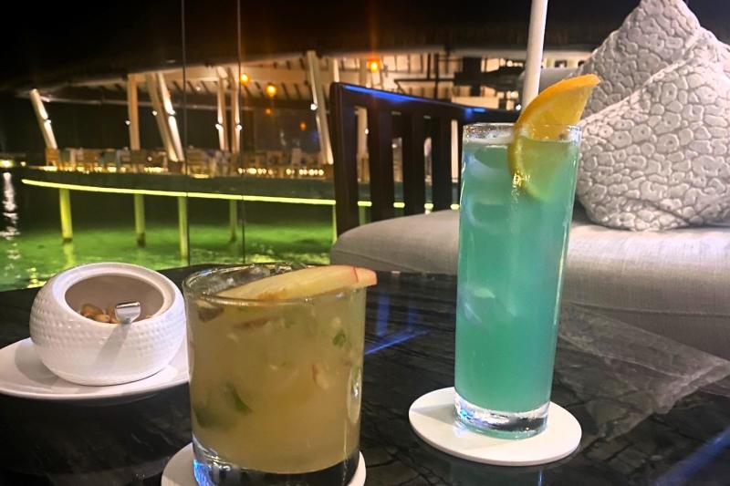 バーでおすすめのカクテルを一杯！ ほろ酔いです