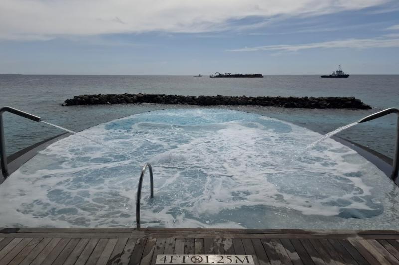 大きなハイドロセラピープール