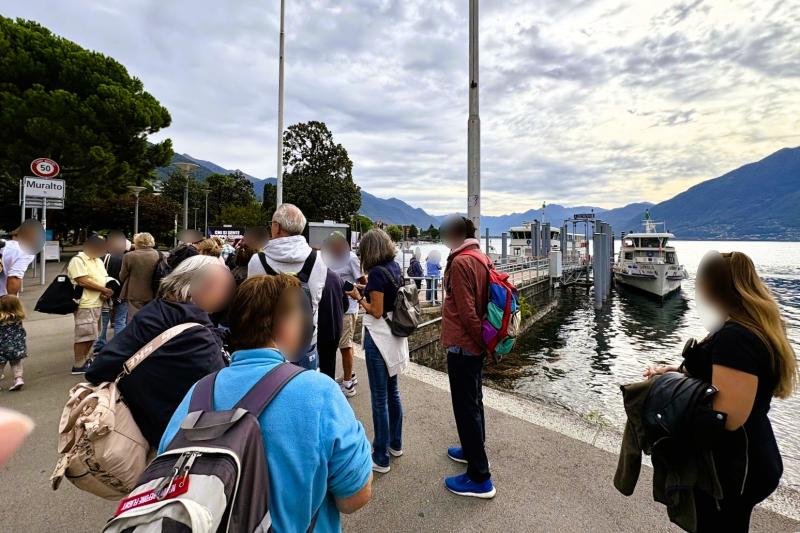 アスコーナ行きのフェリーに乗り込みます