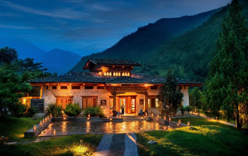 アンドビヨンド プナカ リバー ロッジ