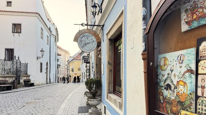 石畳の光景がとても素敵な街並みです