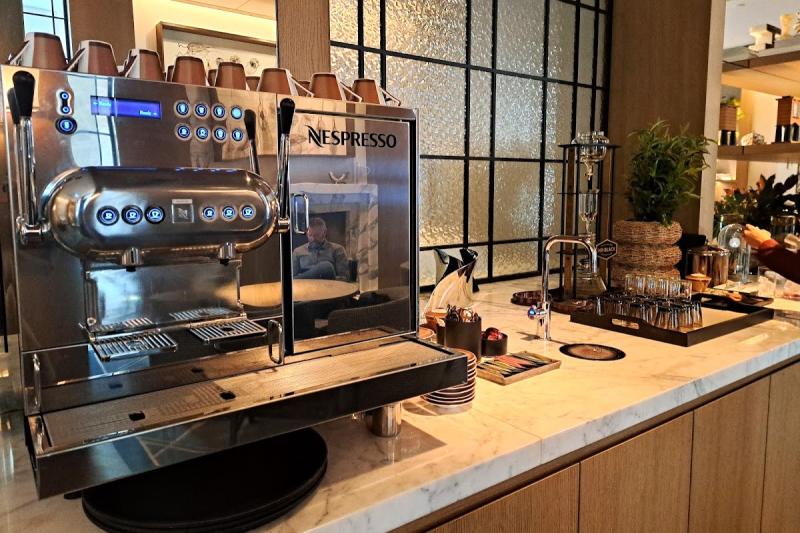 コーヒーや紅茶なども無料でお召しあがりいただけます