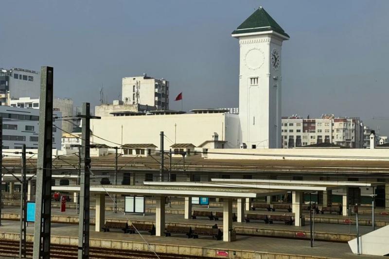 カサ ヴォヤジャー駅