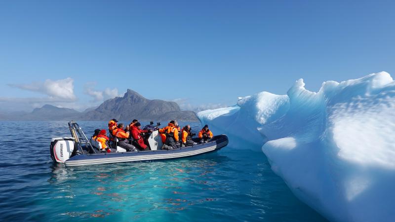 ■北極・グリーンランドヘルシンキやアムステルダムを発着として、北極やグリーランドを巡ります。ツンドラ気候や先住民族の暮らしを体験することができます。さらに、24時間太陽が沈まない「白夜」を体験したり、野生のホッキョクグマを見つけたりすることも。ベストシーズン：6月〜8月クルーズの旅行日数：10泊以上の長期のクルーズが一般的です。