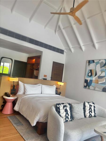 メインベッドルームと別にもう一部屋あり、広々としています