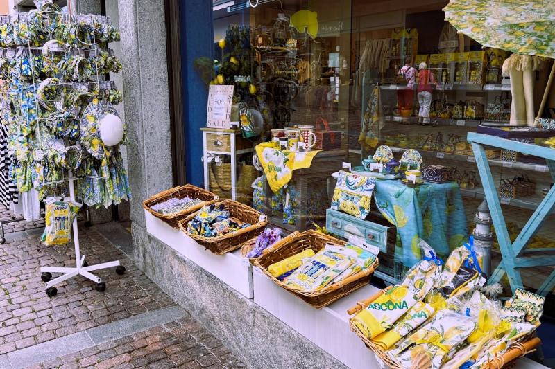 お土産探しなども楽しい時間です