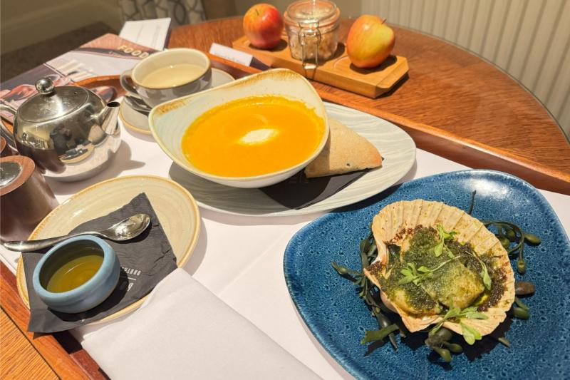 お部屋での食事の様子。体も心も温まり、大満足！