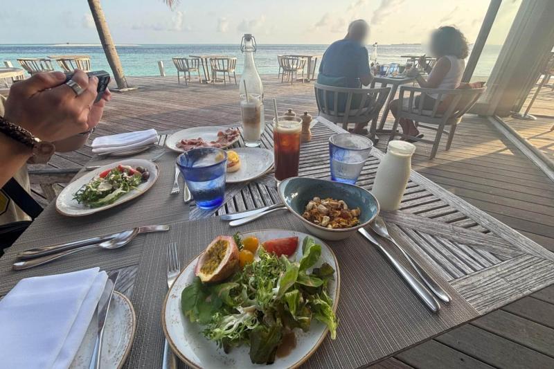 カネリでの朝食