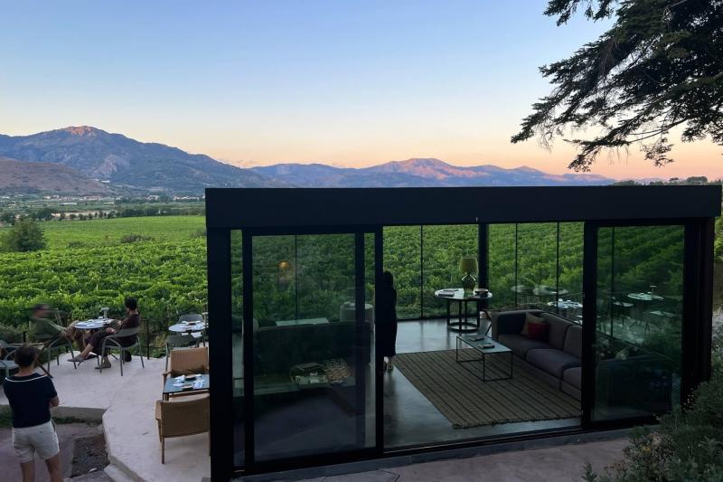  自然豊かな素晴らしい環境にあるエトナのワイナリー