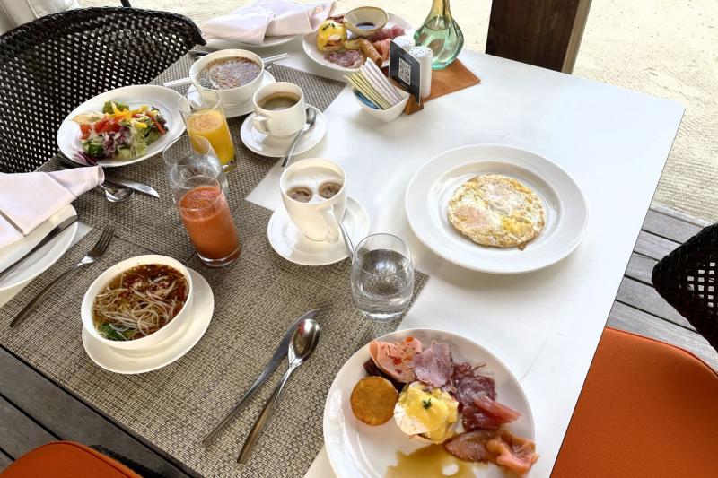 ビュッフェの朝食は、毎回食べすぎました。朝食は飲み物も豊富で嬉しかったです！