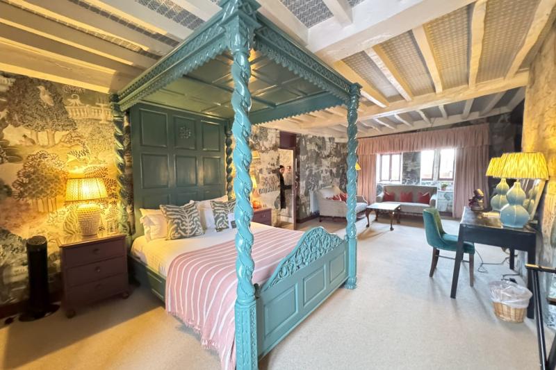 独創的なインテリアのベッドルーム