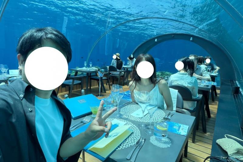 水中レストランにて