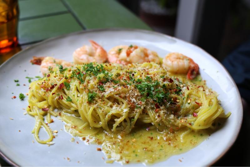 アロータウンのイタリアンで食べたアーリオオーリオのパスタが本格的で、とても美味しかったです