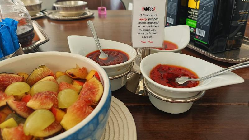 チュニジアらしい香辛料「ハリッサ」も手作り