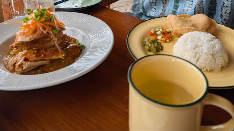 とっても美味しかった「ホーカー」のチリクラブ！ お料理はすぐに食べ始めてしまい、写真が少なめです（笑）