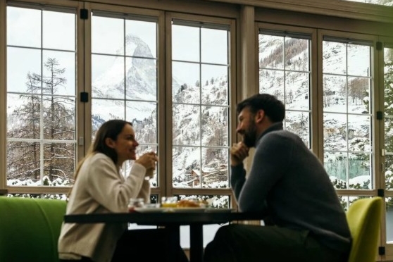 ツェルマット「ホテル ラ クロンヌ」のレストラン（写真：©Hotel La Couronne）