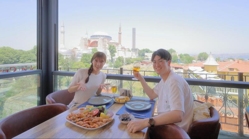 セブン ヒルズ レストランでの昼食