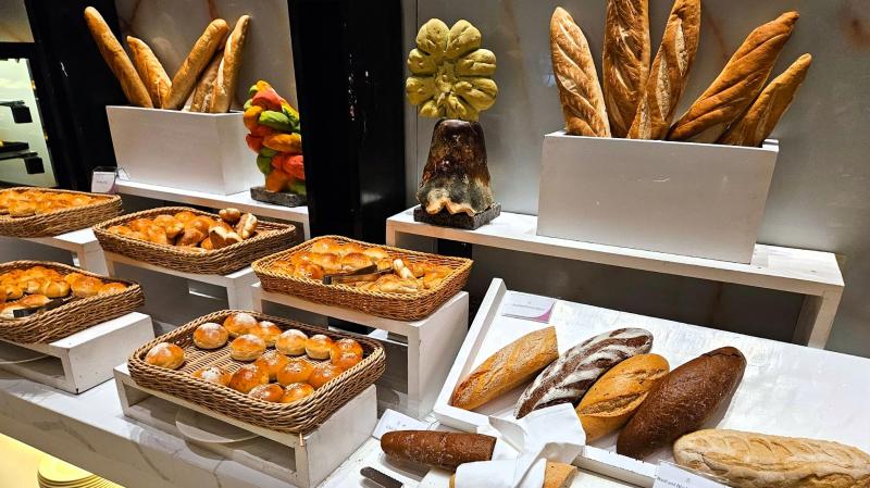 朝食。パンの種類が豊富