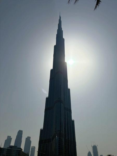 ドバイの超高層ビル、ブルジュ ハリファのスケールは圧倒的！