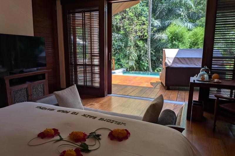 ベッドからもウブドらしい緑豊かな景色を楽しめます