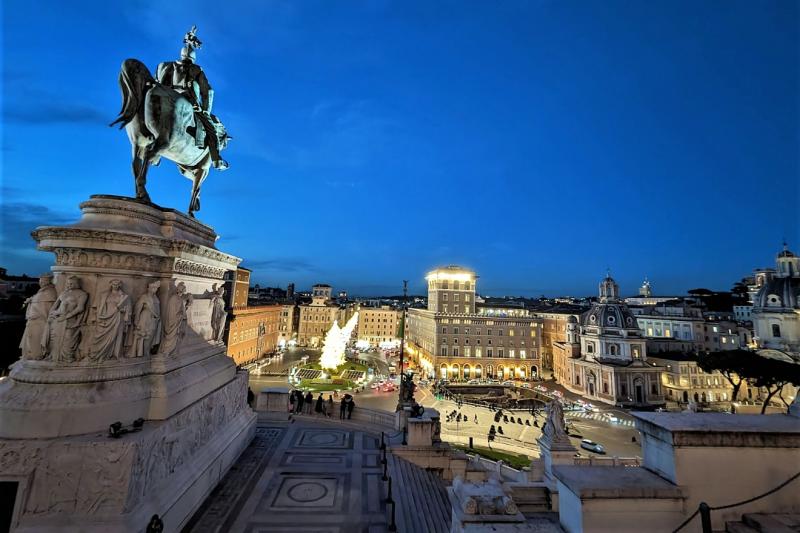 一番上まで登るとローマの街並みが一望できます