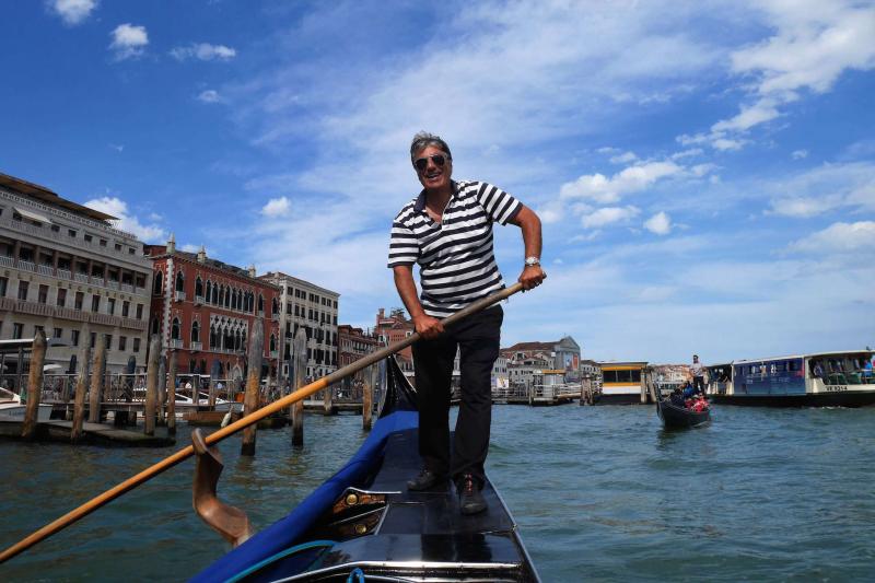 水の都ベネチアでは人気のゴンドラ乗船もおすすめです！