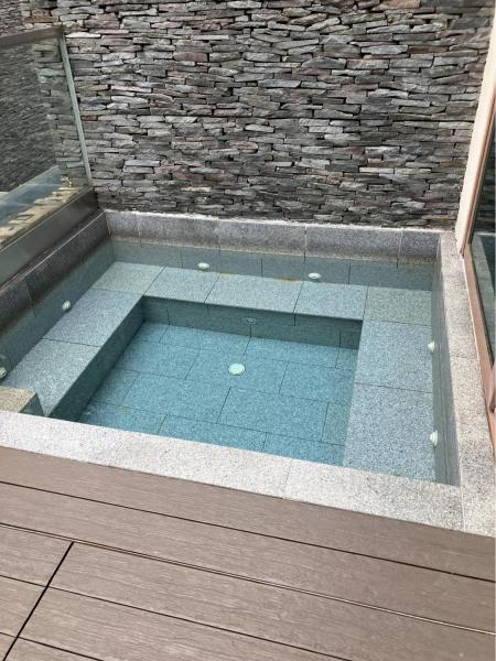 テラスのジャグジー