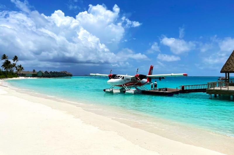水上飛行機が着く場所がビーチに近い！