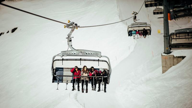 アイスフライヤー ※天候により運休あり（©Titlis Cableways）