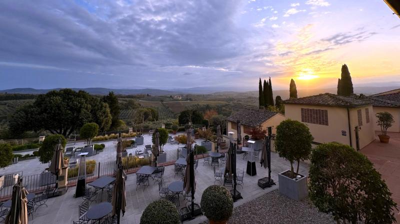 トスカーナを一望する本当に美しいホテルです！