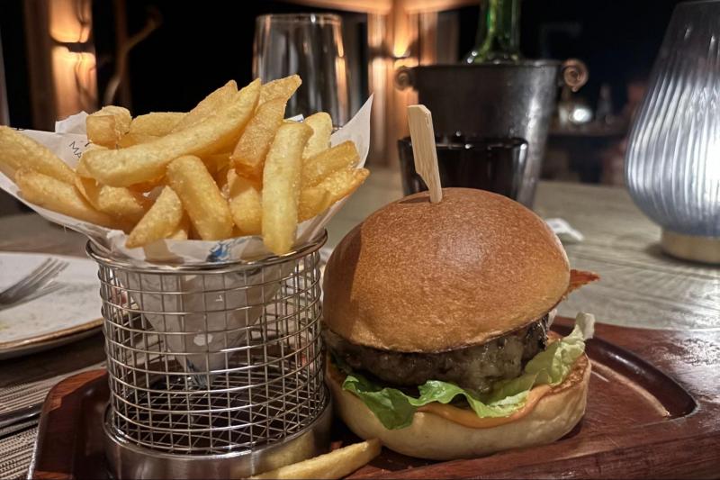 J.F.K.の ハンバーガー・トリュフポテト