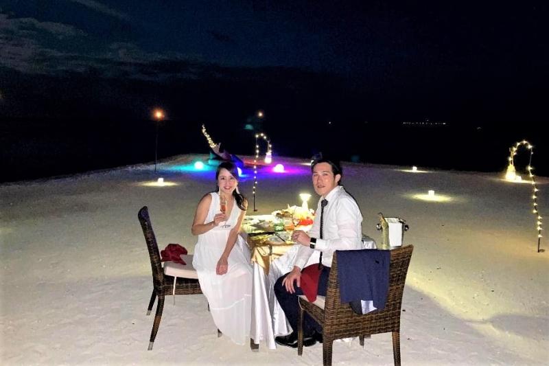 プライベートディナーでプロポーズを★夜のビーチで本当に二人だけのプライベート空間でした