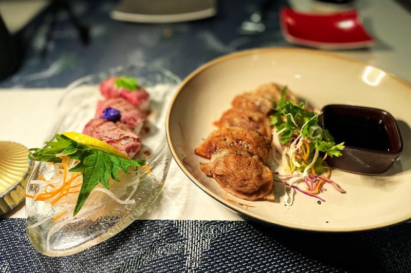 餃子も牛炙り寿司もとてもおいしかったです！