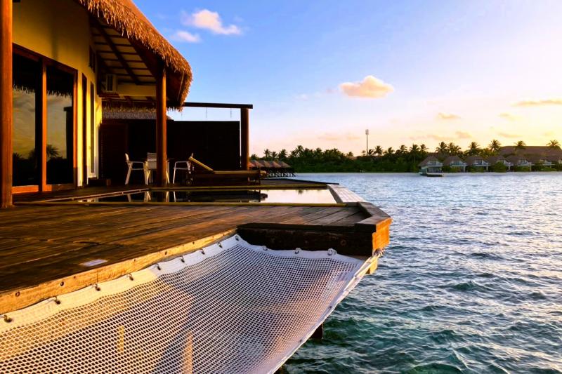 広々としたデッキとカタマランネット