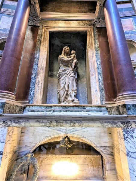 聖母像とラファエロの墓 