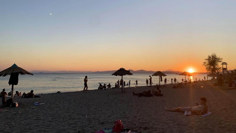 アテネでトラムに乗って辿り着いた、夕日が綺麗なビーチ